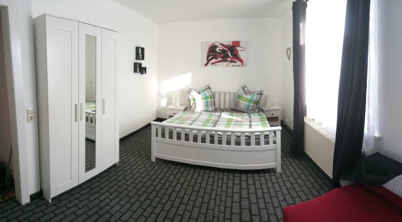 Ferienwohnung Charlett เดรสเดน ภายนอก รูปภาพ