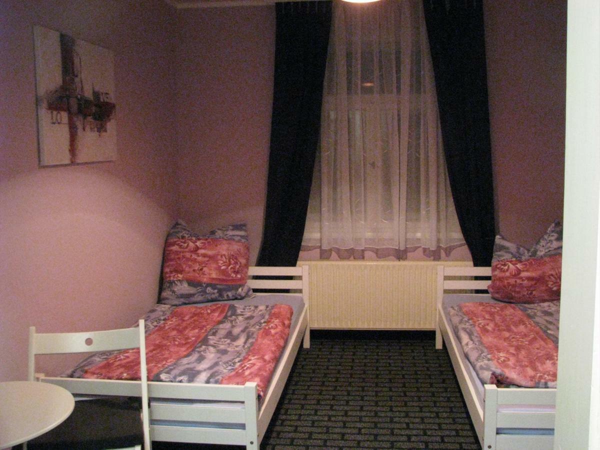 Ferienwohnung Charlett เดรสเดน ภายนอก รูปภาพ